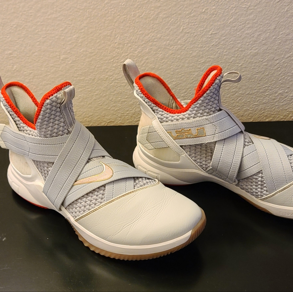 Nike Lebron Soldier 12